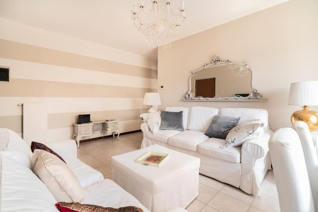 Fiorenza House Luisago ภายนอก รูปภาพ