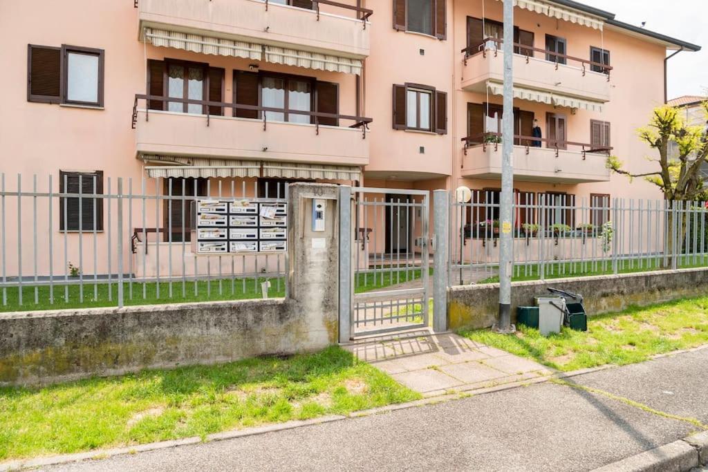 Fiorenza House Luisago ภายนอก รูปภาพ